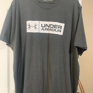 Under Armour t-shirt, XL loose fit. Great condition.